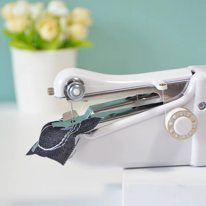 Machine à Coudre Mini Électrique – L’Allié des Retouches Rapides, Même en Panne de Couturier/ière